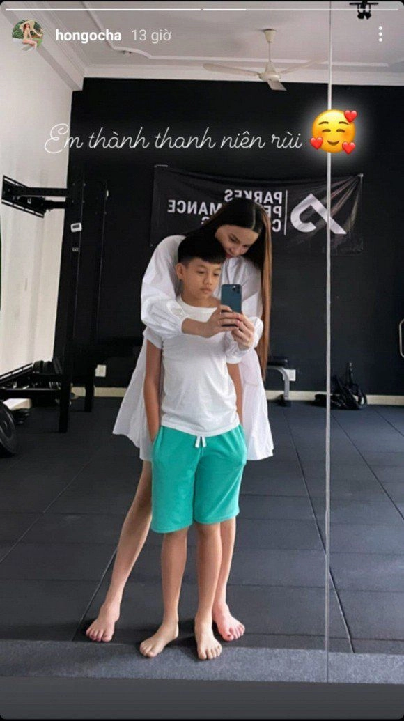 Cường đôla khiêm tốn chiều cao con trai được mẹ và kim lý hộ tống thi đấu bóng rổ - 2