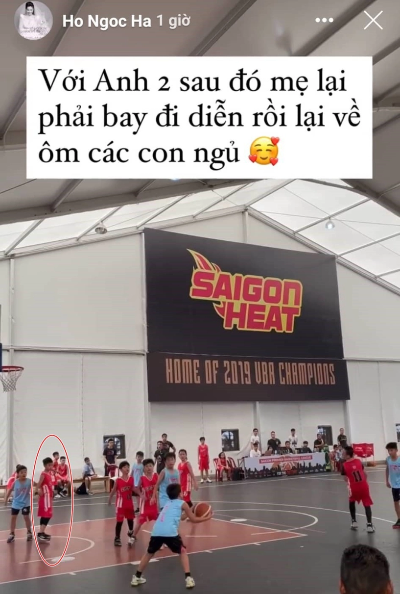 Cường đôla khiêm tốn chiều cao con trai được mẹ và kim lý hộ tống thi đấu bóng rổ - 3