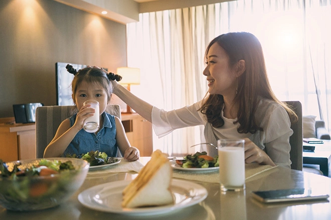 Dấu hiệu cho thấy bạn đang chọn sữa đúng chuẩn tự nhiên giàu dưỡng chất cho con - 1
