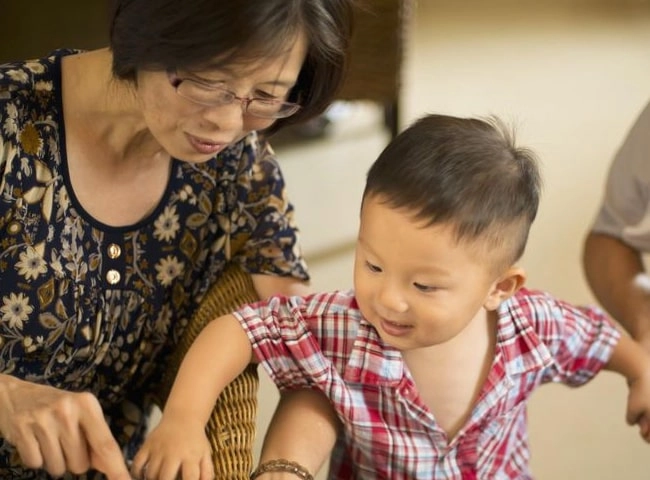 Đầu năm gửi con cho bà nuôi gần tết về đón người mẹ nhận không ra - 2