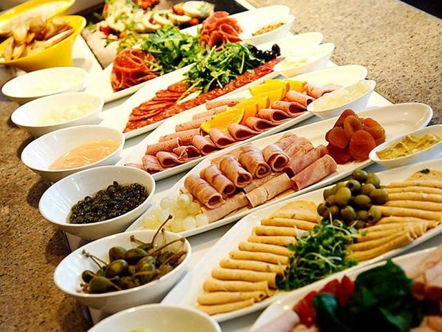 Đi ăn buffet nếu bạn cứ mê 3 thứ này người bán hàng mừng thầm vì đỡ tốn - 5