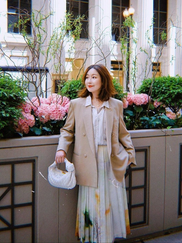 Diện chân váy đi làm mùa lạnh nàng cứ phối đồ như thế này là đủ đẹp ngất ngây - 11