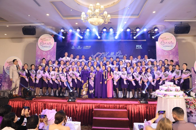 Đinh ngọc diệp đồng hành cùng kelly pang chia sẻ yêu thương - 2