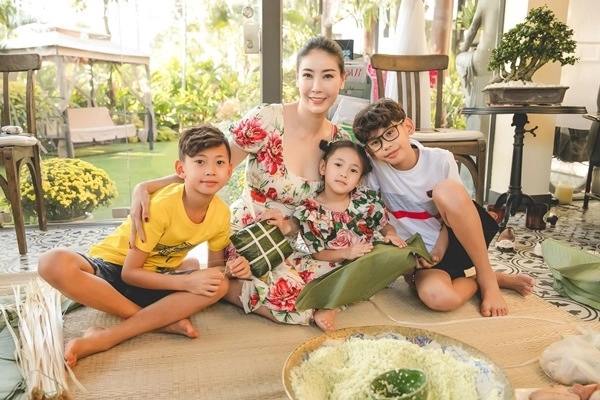 Đọ dáng hoa hậu đăng quang năm 16 tuổi cháu gái cựu thứ trưởng được dự đoán soán ngôi - 9