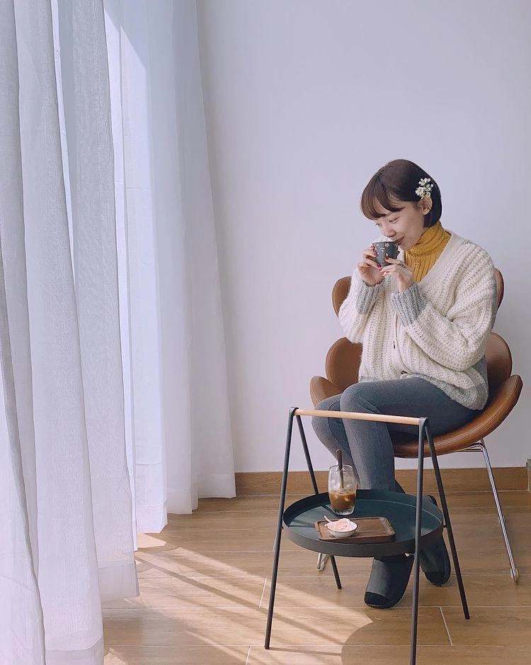 Đôi dép trắng đen tuổi thơ rẻ bèo nay được tóc tiên và hội chị em lăng xê vẫn đẹp - 12