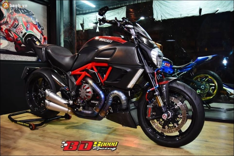 Ducati diavel -choáng ngợp với bản độ quỷ dữ mang tên carbon red - 2