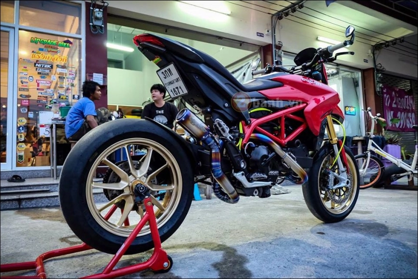 Ducati hypermotard độ đa sắc qua ý tưởng của biker thái - 2