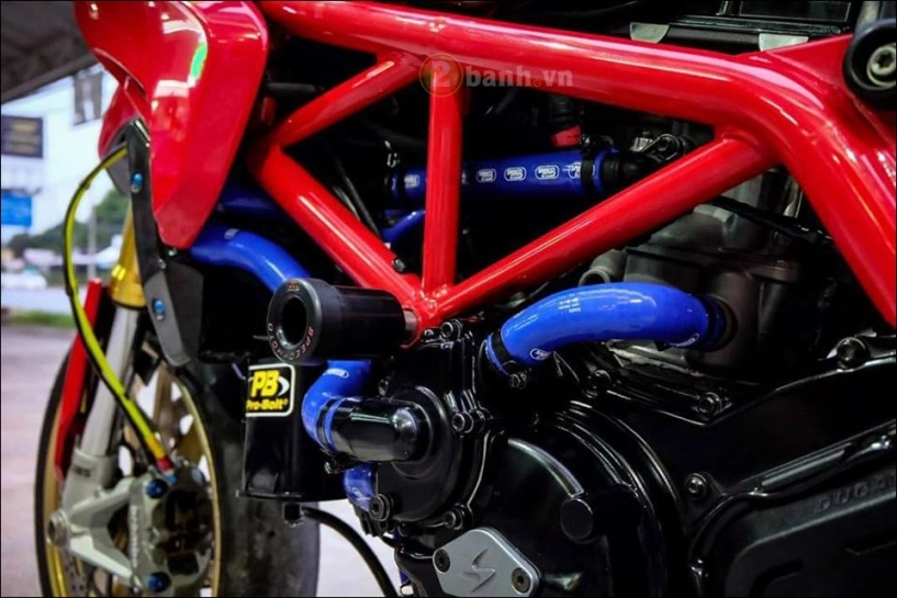 Ducati hypermotard độ đa sắc qua ý tưởng của biker thái - 5
