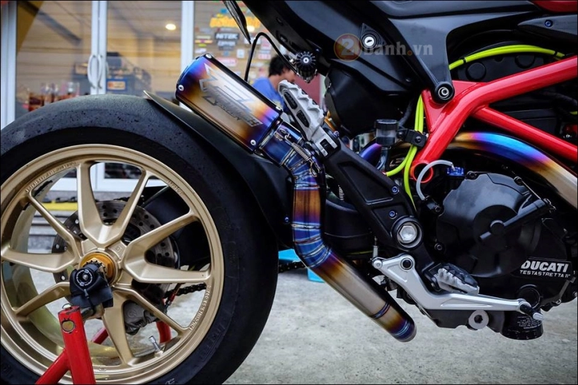 Ducati hypermotard độ đa sắc qua ý tưởng của biker thái - 8