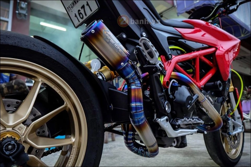 Ducati hypermotard độ đa sắc qua ý tưởng của biker thái - 10