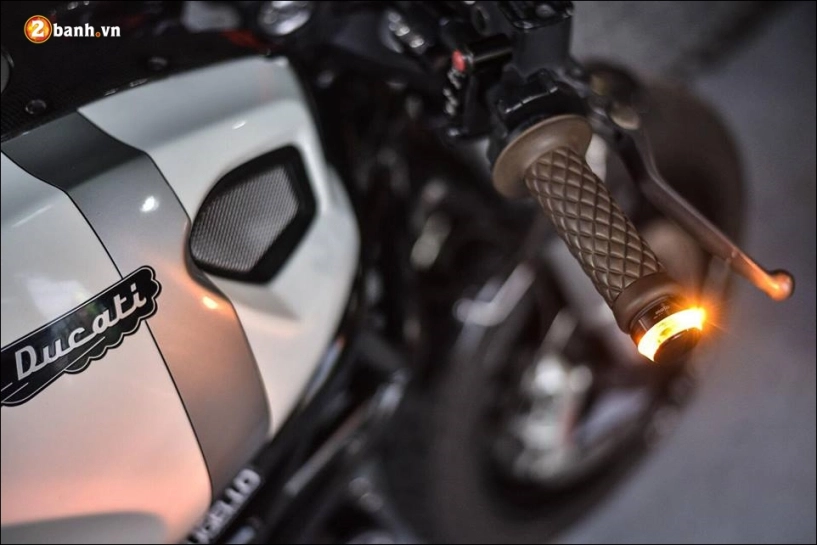 Ducati monster 696 độ đẹp mắt qua vẻ đẹp hoài cổ cafe racer - 4