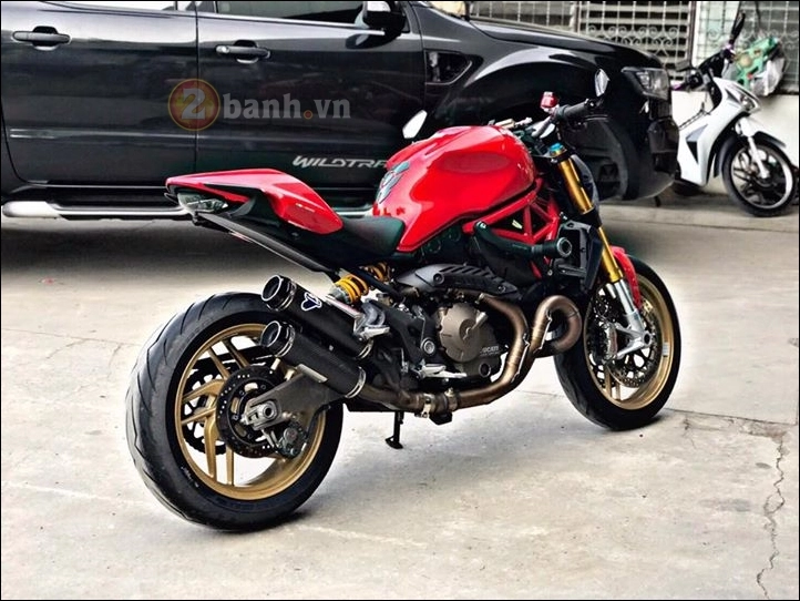 Ducati monster 821 độ hầm hố với loạt đồ chơi hàng hiệu đầy hiệu quả - 7