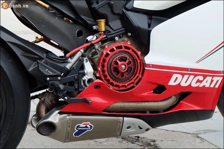 Ducati panigale 1199s vẻ đẹp sâu sắc đến từ bàn tay khéo léo của ý - 9