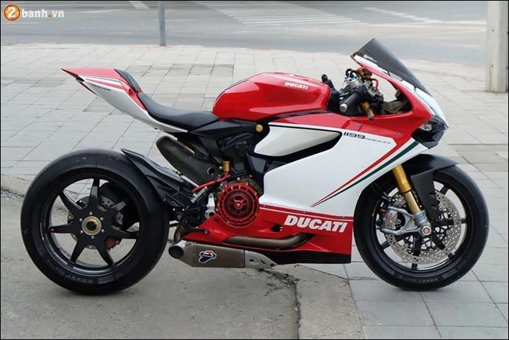 Ducati panigale 1199s vẻ đẹp sâu sắc đến từ bàn tay khéo léo của ý - 12
