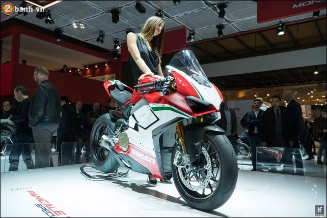 Ducati panigale v4 được bầu chọn là mẫu xe đẹp nhất tại sự kiện eicma 2017 - 1