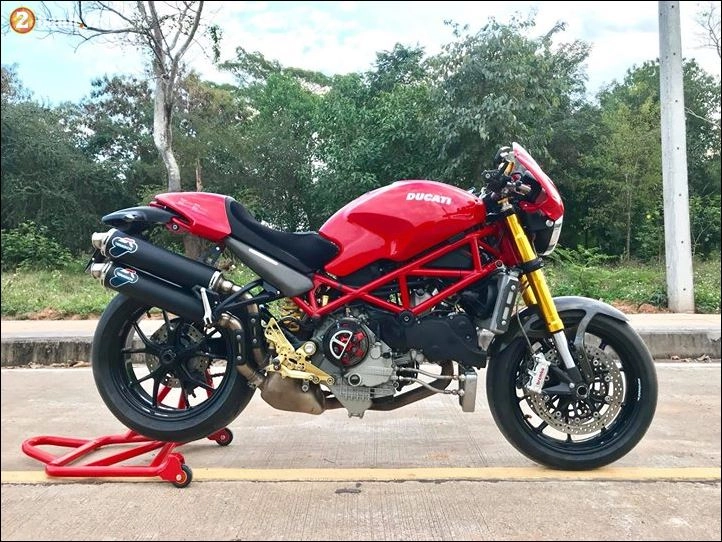 Ducati s4r quái vật cổ đại hồi sinh không tưởng - 10