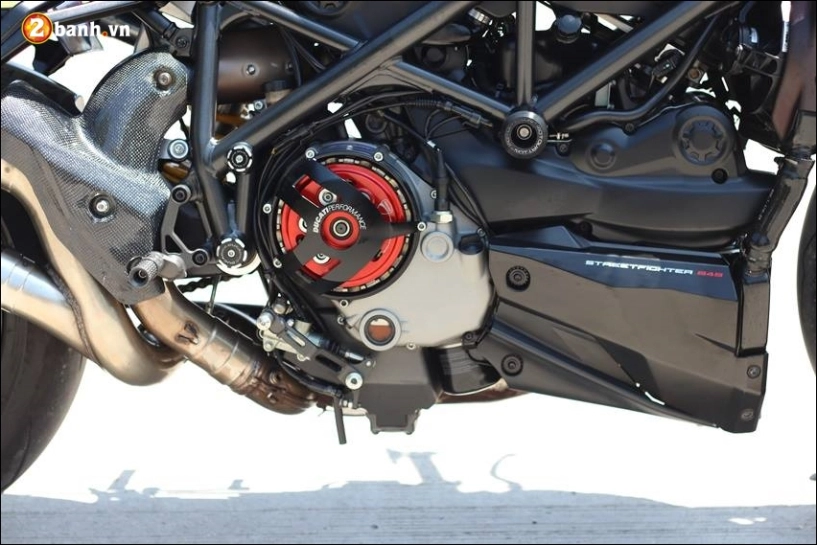 Ducati streetfighter 848 độ cực ngầu bên tông màu đen huyền bí - 11