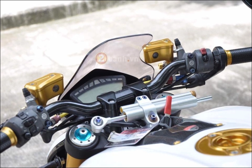 Ducati streetfighter chiến binh đường phố độ nhẹ cùng loạt option hàng hiệu - 4