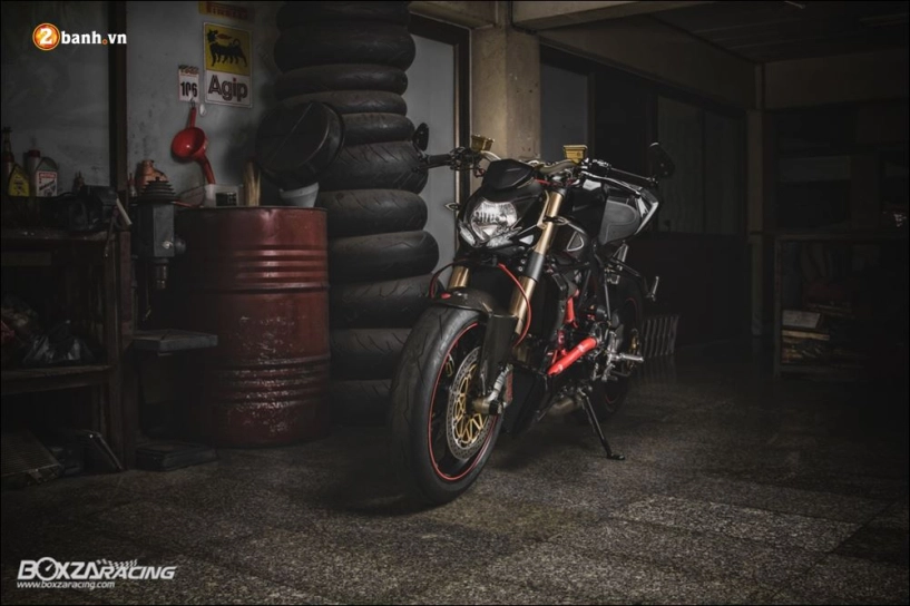 Ducati streetfighter hiện thân của một nakedbike thực thụ trong tầng hầm u tối - 1