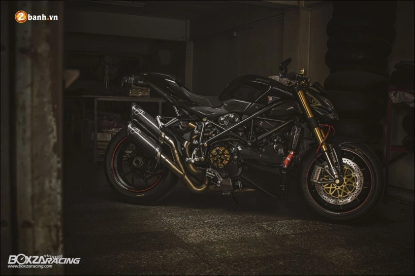 Ducati streetfighter hiện thân của một nakedbike thực thụ trong tầng hầm u tối - 2