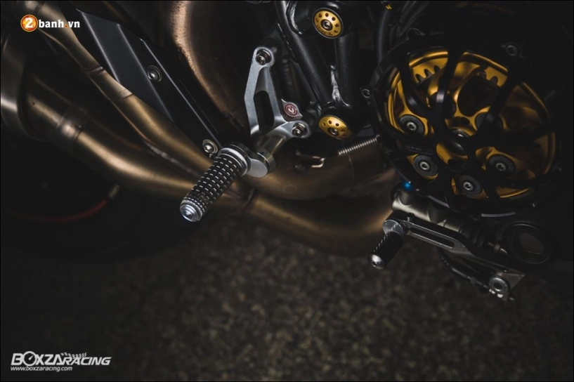 Ducati streetfighter hiện thân của một nakedbike thực thụ trong tầng hầm u tối - 13