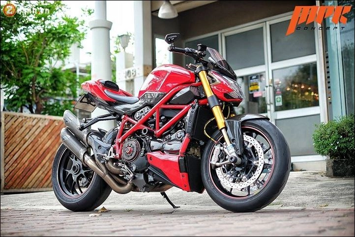 Ducati streetfighter phiêu cùng gã du côn đường phố italia - 6