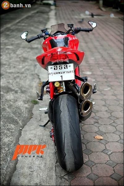 Ducati streetfighter phiêu cùng gã du côn đường phố italia - 4