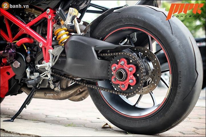 Ducati streetfighter phiêu cùng gã du côn đường phố italia - 10