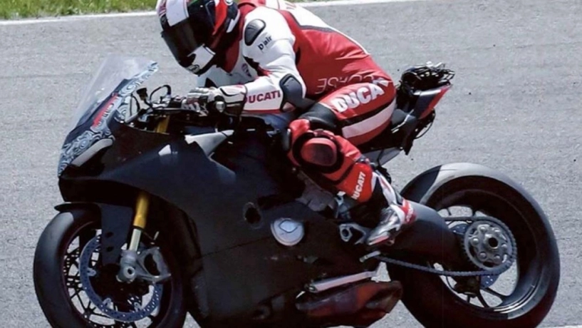 Ducati v4 superbike công suất khủng chạy thử cùng âm thanh cực rát - 1