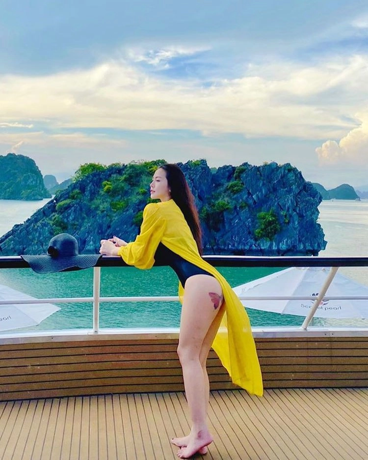 Đụng bikini khoét hông cao chót vót với ngọc trinh gái xinh dậy sóng với hình xăm ở vòng ba - 5