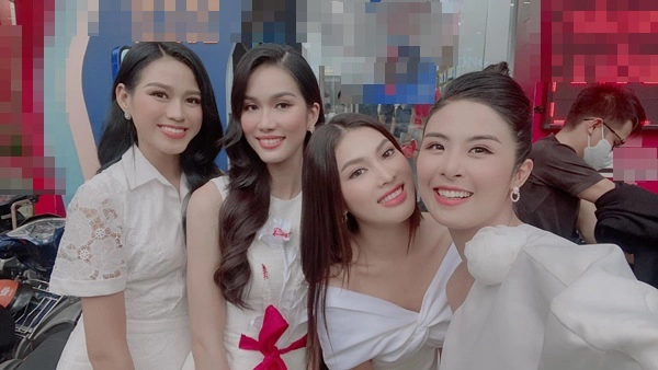 đứng hình trước hội hoa-á hậu đẹp nhất showbiz tối mặc đồ thú sáng cởi nhẹ diện bikini bốc lửa - 11