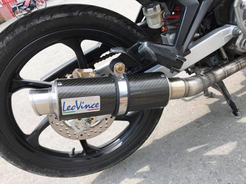 Exciter 135cc phiên bản tân trang làm ông hàng xóm hết hồn - 1