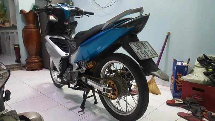 Exciter 135cc với phong cách độ hack não không giống ai - 6