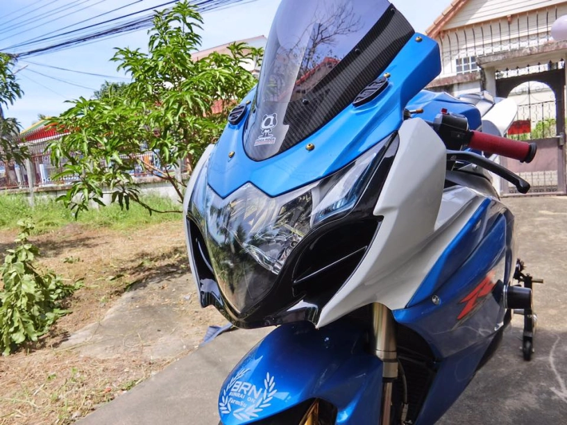 Gsx r1000 ông vua trắng xanh kẻ tranh ngôi vua mô tô - 1