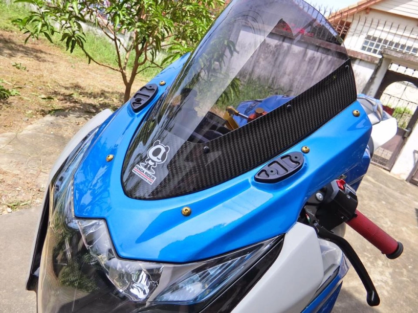 Gsx r1000 ông vua trắng xanh kẻ tranh ngôi vua mô tô - 3