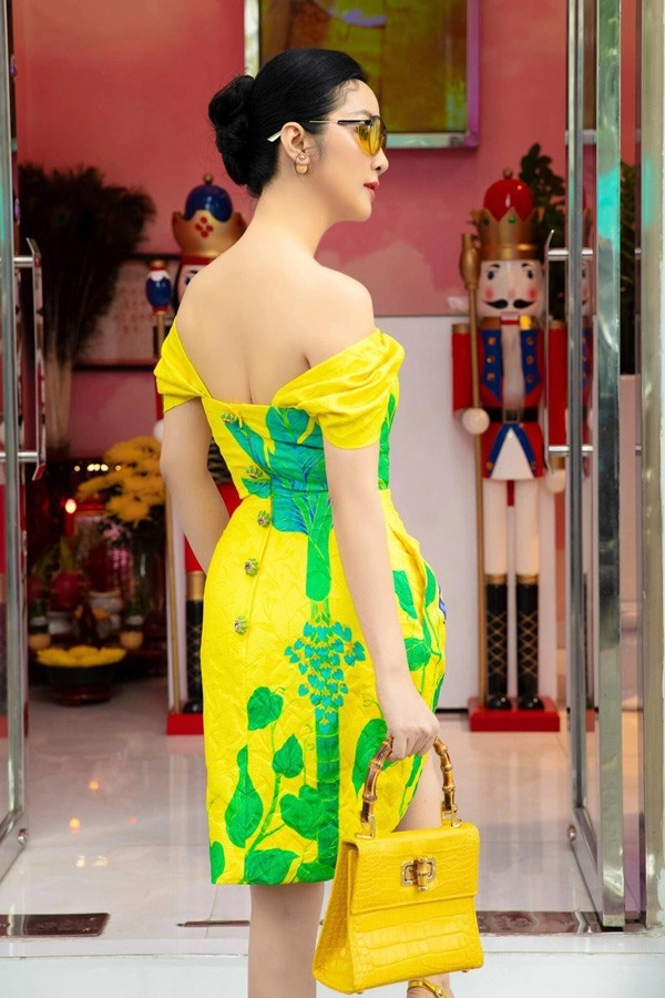 Hoa hậu giữ vương miện lâu nhất việt nam mê diện trang phục màu choé - 3