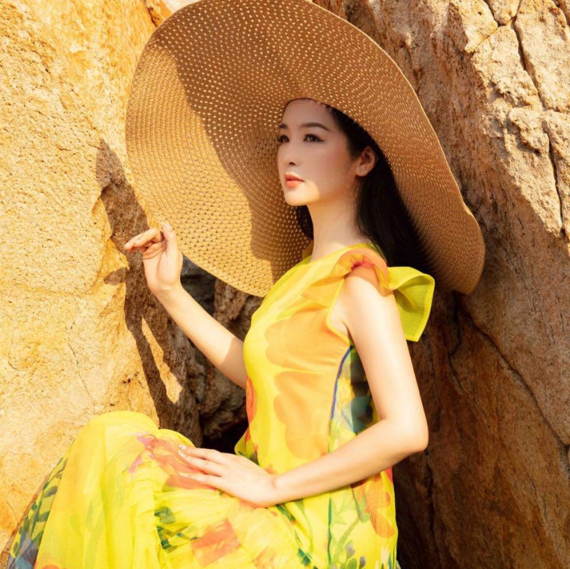 Hoa hậu giữ vương miện lâu nhất việt nam mê diện trang phục màu choé - 10