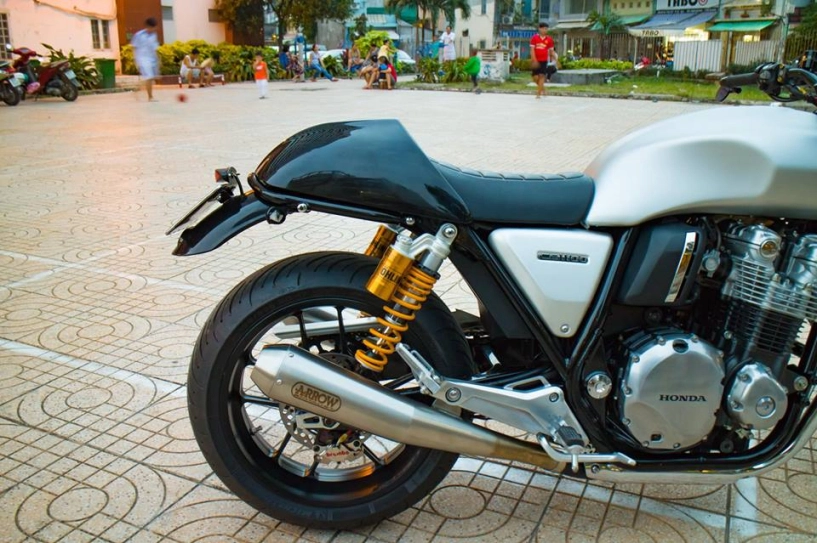 Honda cb1100 bản độ tối thượng đến từ dải đất chữ s - 14