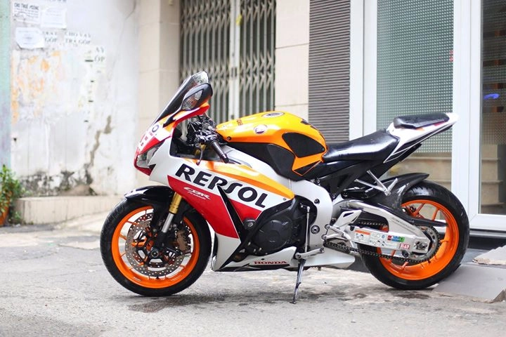 Honda cbr1000rr bò mộng hạng sang của biker việt - 4