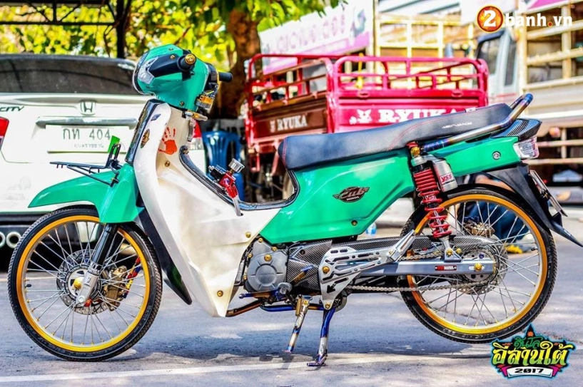 Honda cub fi độ đẹp như mơ với loạt đồ chơi hiệu của biker nước bạn - 2