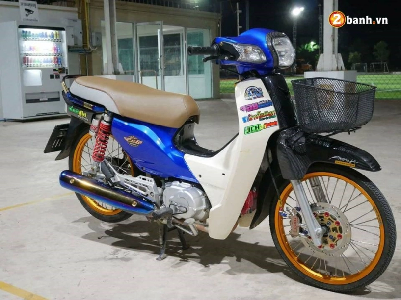 Honda cub fi độ lung linh mờ ảo đầy vi diệu trong màn đêm - 8