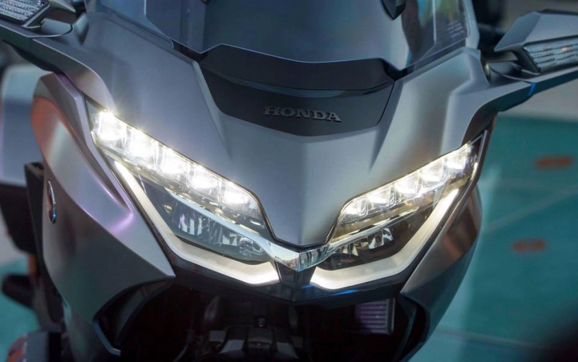 Honda goldwing 2018 kỳ quan công nghệ 2 bánh - 5