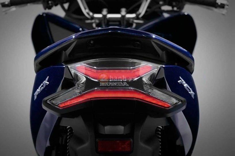 Honda pcx 2018 lần đầu tiên áp dụng công nghệ hybrid - 4