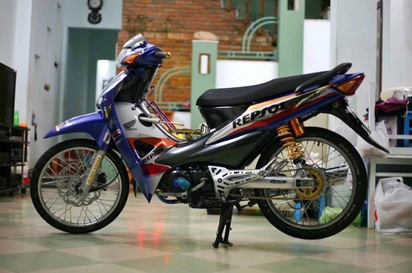 Honda wave độ sang chảnh với dàn đồ chơi kiểng trong phong cách repsol của biker đà nẵng - 1