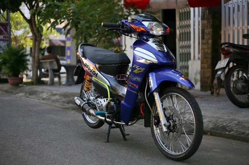 Honda wave độ sang chảnh với dàn đồ chơi kiểng trong phong cách repsol của biker đà nẵng - 4