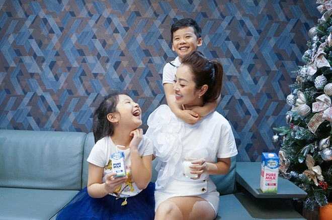 Jennifer phạm thúy diễm hạnh phúc với hành trình nuôi con khôn lớn - 1