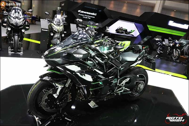 Kawasaki ra mắt 7 mô hình với chương trình khuyến mãi cuối năm moto expo 2017 - 1