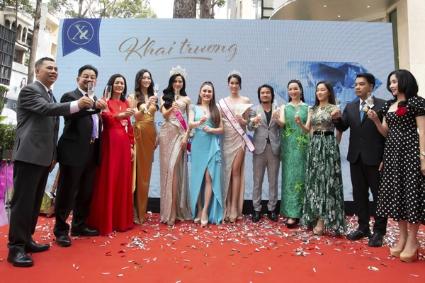 Khai trương bệnh viện thẩm mỹ quà tặng khủng thu hút hàng trăm tín đồ làm đẹp tham dự - 1
