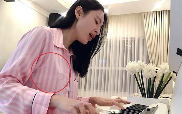 Khoe chân dài đến nách nhưng u40 lệ quyên làm ai nấy phải đỏ mặt vì mốt quên áo ngực - 10