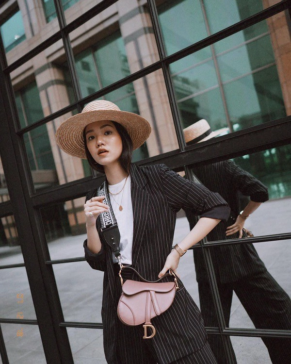Kiểu họa tiết trang phục được các sao hoa ngữ ưu ái diện lên vừa tôn dáng lại trẻ trung - 10